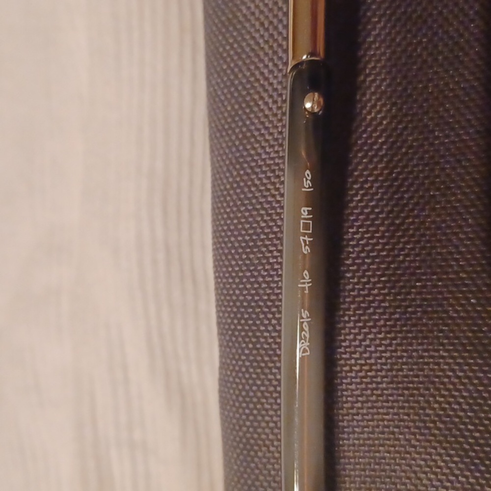 Dragon glasses w case - Picture 3 of 6